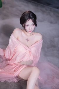 YiTuYu Art Language Vol.10550: Exploring the Bold Aesthetic of Model KK Hao E - image 52