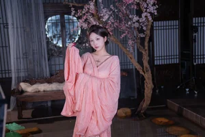 YiTuYu Art Language Vol.10550: Exploring the Bold Aesthetic of Model KK Hao E - image 30