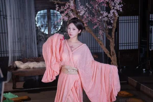 YiTuYu Art Language Vol.10550: Exploring the Bold Aesthetic of Model KK Hao E - image 42