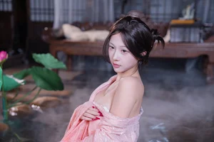 YiTuYu Art Language Vol.10550: Exploring the Bold Aesthetic of Model KK Hao E - image 0