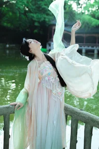 YiTuYu Art Language Vol.7300 Featuring Model Leng Ku Wang Ye Series - image 9