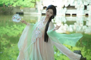 YiTuYu Art Language Vol.7300 Featuring Model Leng Ku Wang Ye Series - image 22