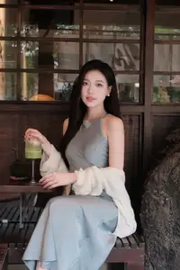 Elegant Halter Dress Style: Captivating Feminine Beauty in Every Glance - image 4