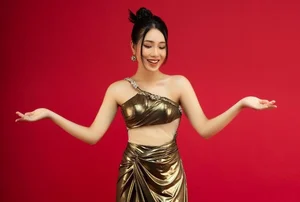 Meet Dieu Thuy: The Breakout Star and Ca Tru Singer in Dao Pho Va Piano - image 10