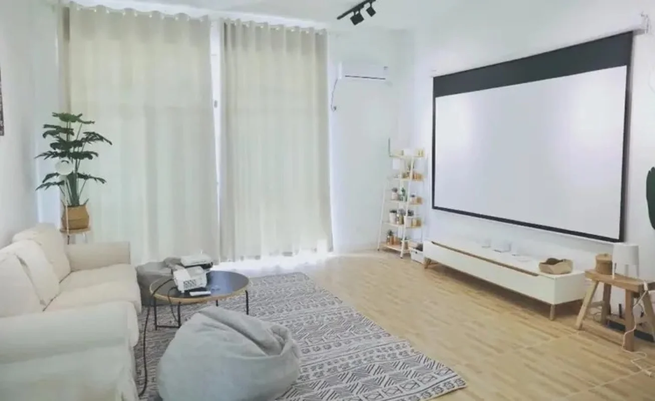Modern Garden House Design: A Young Couple's 370m2 Dream Home Built for Peace and Serenity
