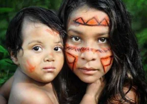 The Mysterious Tribe Where Women Squat on Dry Leaves to Give Birth - image 5