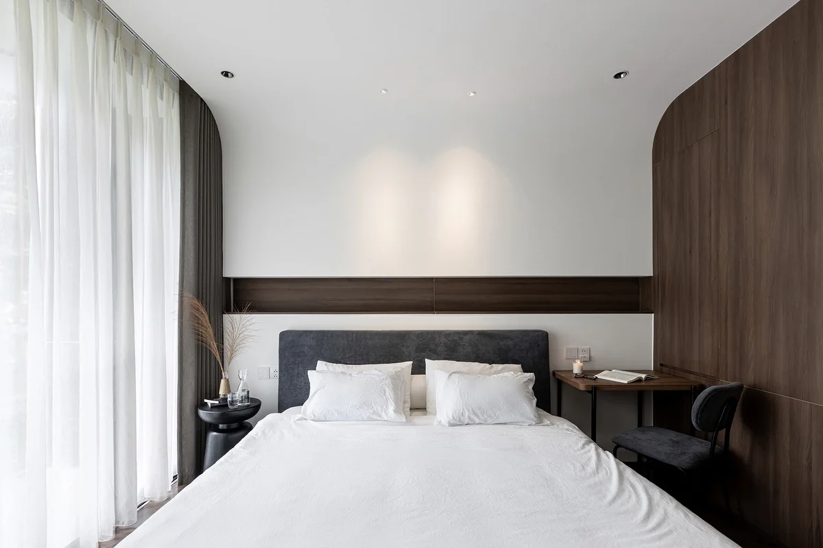 Minimalist Townhouse in Ho Chi Minh City: Smart Home Integration and Modern Living