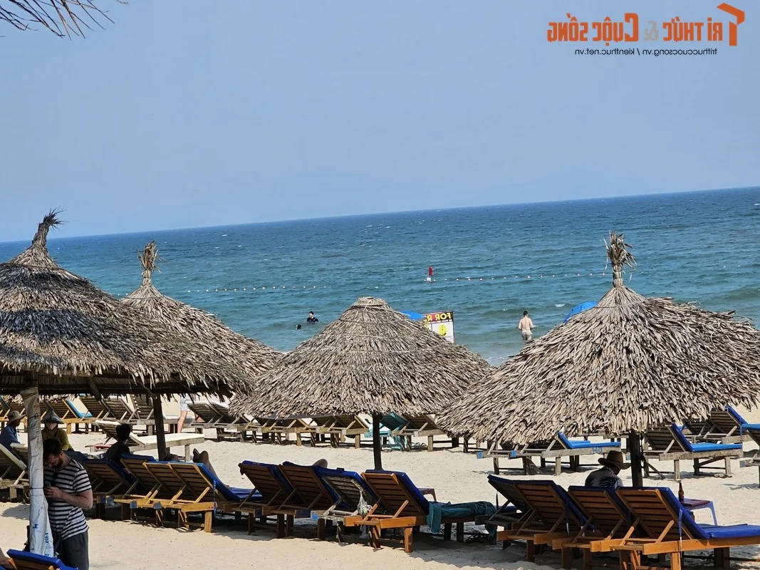 Why International Tourists Are Flocking to An Bang Beach Over My Khe