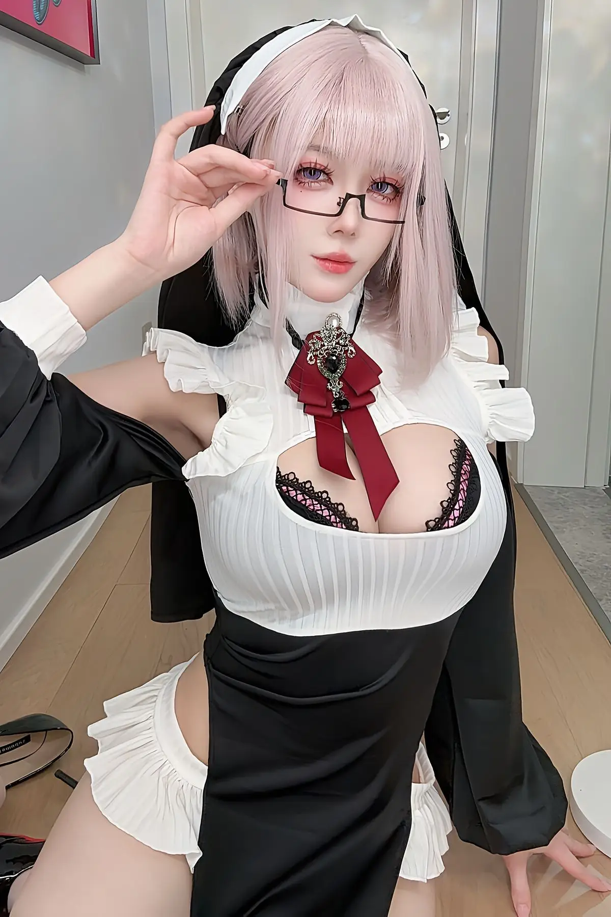 Coser Jiu Yan's Alluring Nun 2 Cosplay: Enchanting Anime Beauty with Striking Pink Hair and Mysterious Gaze. Explore Now!