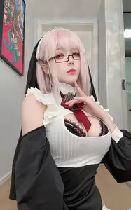 Coser Jiu Yan's Alluring Nun 2 Cosplay: Enchanting Anime Beauty with Striking Pink Hair and Mysterious Gaze. Explore Now! - image 2