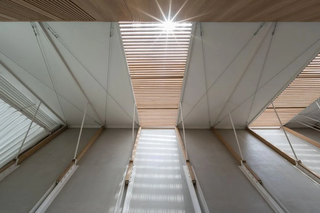Innovative Narrow Townhouse Designed Like an Airplane Cabin
