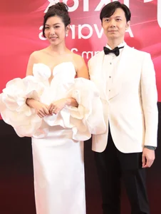Hoa Minzy and Vietnamese Stars Shine on the Red Carpet - image 0