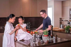 Inside Doan Trang's Singapore Life: Million-Dollar Kitchen and Rare Luxury Wardrobe - image 3