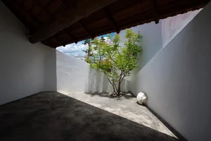 Picturesque Countryside House Designs: Cozy One-Story Homes That Urban Dwellers Dream Of - image 9