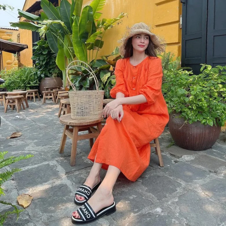 The Ultimate Guide to Styling Grandma Shoes: The Retro Footwear Trend