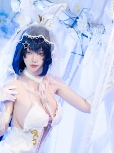 Stunning New Jersey Azur Lane Cosplay by Yi Se Yu: A Futuristic Visual Masterpiece - image 6