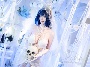 Stunning New Jersey Azur Lane Cosplay by Yi Se Yu: A Futuristic Visual Masterpiece - image 4