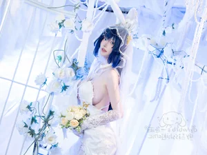 Stunning New Jersey Azur Lane Cosplay by Yi Se Yu: A Futuristic Visual Masterpiece - image 3