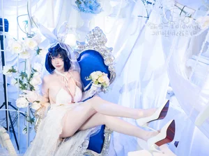 Stunning New Jersey Azur Lane Cosplay by Yi Se Yu: A Futuristic Visual Masterpiece - image 2