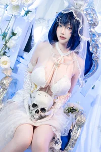 Stunning New Jersey Azur Lane Cosplay by Yi Se Yu: A Futuristic Visual Masterpiece - image 7