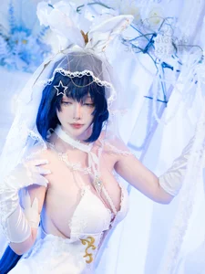 Stunning New Jersey Azur Lane Cosplay by Yi Se Yu: A Futuristic Visual Masterpiece - image 10