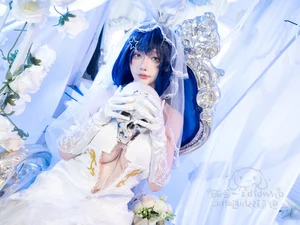 Stunning New Jersey Azur Lane Cosplay by Yi Se Yu: A Futuristic Visual Masterpiece - image 5