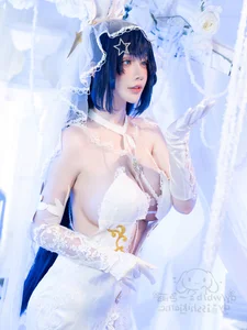 Stunning New Jersey Azur Lane Cosplay by Yi Se Yu: A Futuristic Visual Masterpiece - image 15