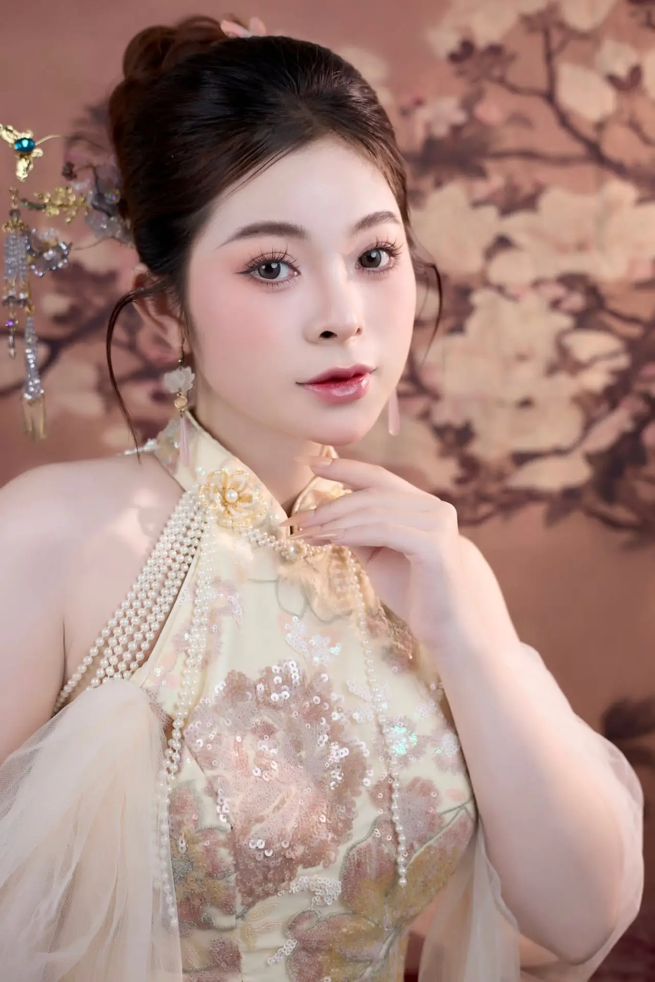 Captivating Asian Beauty: Elegant Woman in Traditional Attire Adorned with Exquisite Pearls.