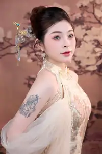 Captivating Asian Beauty: Elegant Woman in Traditional Attire Adorned with Exquisite Pearls. - image 7