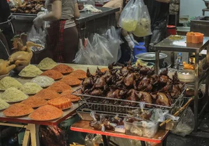 Chợ Hàng Bè: Khu Chợ Nhà Giàu Phố Cổ Hà Nội Tấp Nập Người Mua Đồ Lễ Ông Công Ông Táo - image 4
