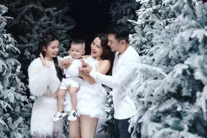 Vietnamese Celebrities Share Heartwarming Christmas Moments with Their Families - image 0