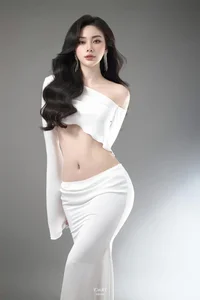 Quang Ninh Beauty Goes Viral for Stunning Visuals at Recent Mega Concert - image 4