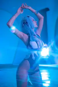 Eula Swimsuit: Coser Misaki Sai Ignites the Scene with Stunning Cosplay (19P) - image 2