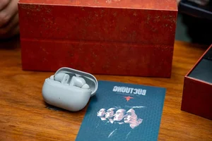 Experience the Beat: Bức Tường True Wireless Earbuds - A New Trend in Music and Style - image 4