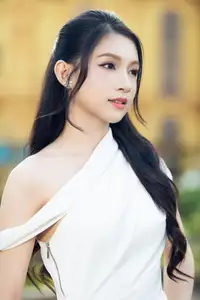 Irresistible Charm of a Miss World Vietnam 2025 Contestant's Youthful Purity - image 2