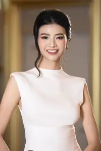 Irresistible Charm of a Miss World Vietnam 2025 Contestant's Youthful Purity - image 5