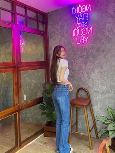Former Vietnamese Female Footballer Inspires Fans with Stunning Summer Beachwear - image 4