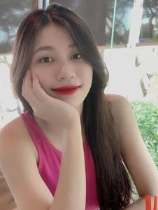 Former Vietnamese Female Footballer Inspires Fans with Stunning Summer Beachwear - image 5