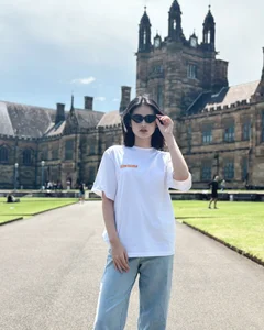 Miss Y Nhi Showcases Versatile Daily Fashion Styles While Studying in Australia - image 8