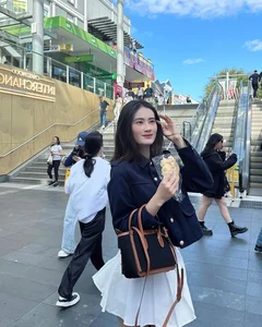 Miss Y Nhi Showcases Versatile Daily Fashion Styles While Studying in Australia - image 4