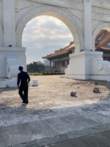 Taiwan Earthquake Impact: Tilted Buildings and Massive Landslides in Hualien County - image 2