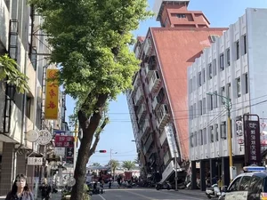 Taiwan Earthquake Impact: Tilted Buildings and Massive Landslides in Hualien County - image 3