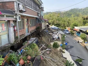 Taiwan Earthquake Impact: Tilted Buildings and Massive Landslides in Hualien County - image 1