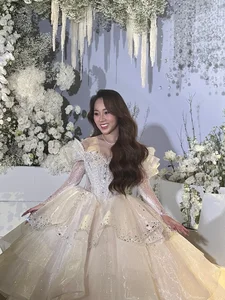 Celebrating TiTi HKT’s Wedding: A Star-Studded Event Featuring Full HKT Band Reunion and Bridal Elegance - image 9