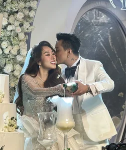 Celebrating TiTi HKT’s Wedding: A Star-Studded Event Featuring Full HKT Band Reunion and Bridal Elegance - image 3