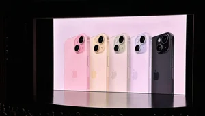 Stunning First Look at the Sweet Pink iPhone 15: A Dream for Every Apple Fan - image 5