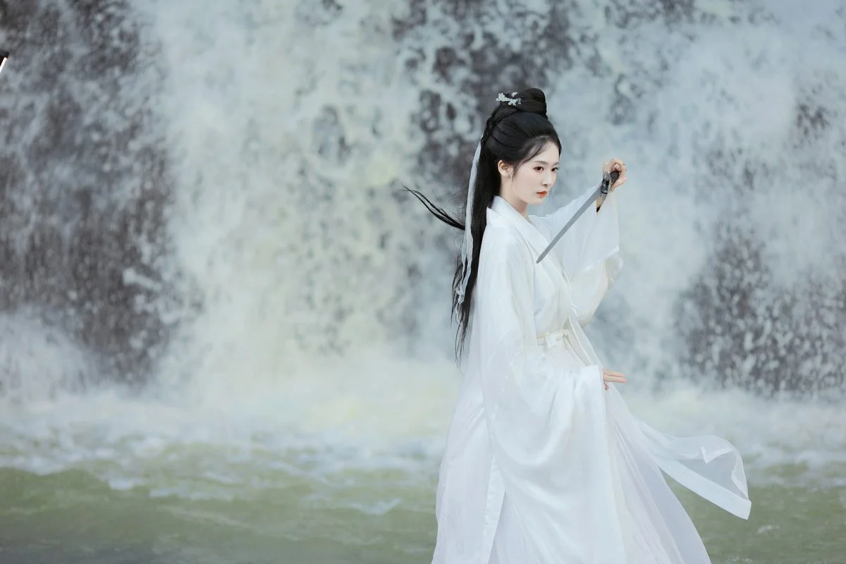 Discovering the Poetic Visuals of Art Language Vol.5754 Shu Pian Yoyi - YiTuYu Premium Art Gallery
