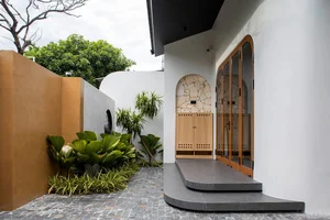 Stunning 170m² Da Nang Home: Terracotta Facade and Spiral Stairs - image 12