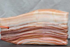 Rare 'Pork Stone' Found in China: The Surprising Value of a Meat-Shaped Rock - image 5