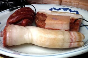 Rare 'Pork Stone' Found in China: The Surprising Value of a Meat-Shaped Rock - image 0